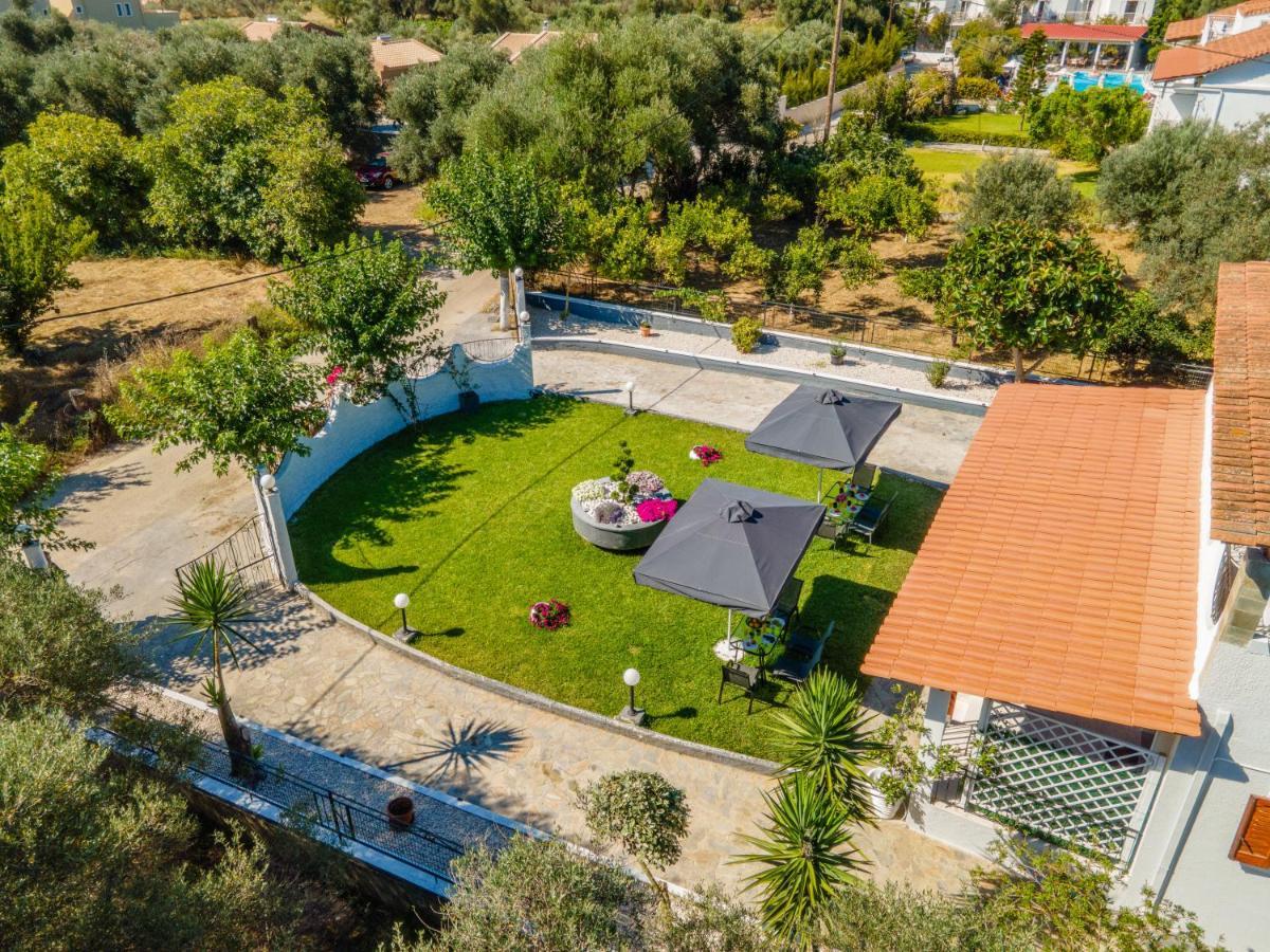 Afroditi Holiday Home - Yellow Apartment Svoronata Exterior foto